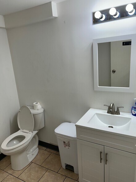 More Photos Of 32-36 Garrett Rd, Upper Darby Loft Creative Space For Lease