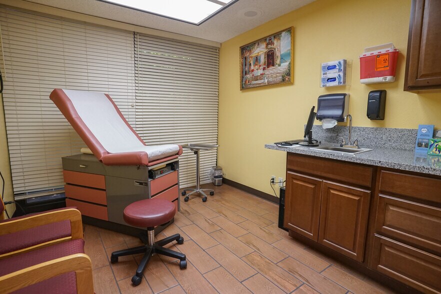More Photos Of 1060-1080 Delbon Ave, Turlock Medical For Sale