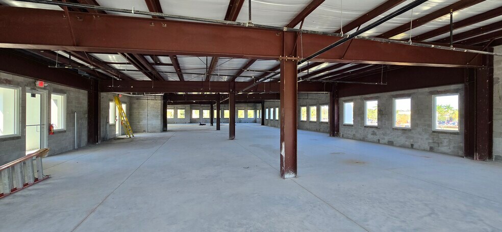 More Photos Of 8340 Sierra Meadows Blvd, Naples Healthcare For Lease