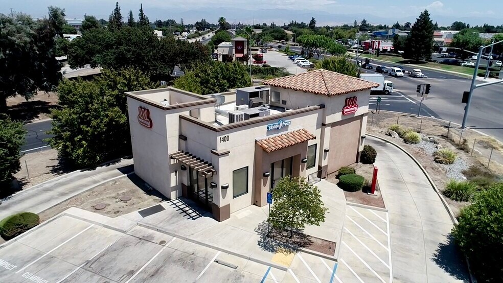 More Photos Of 1400 E Noble Ave, Visalia Fast Food For Sale