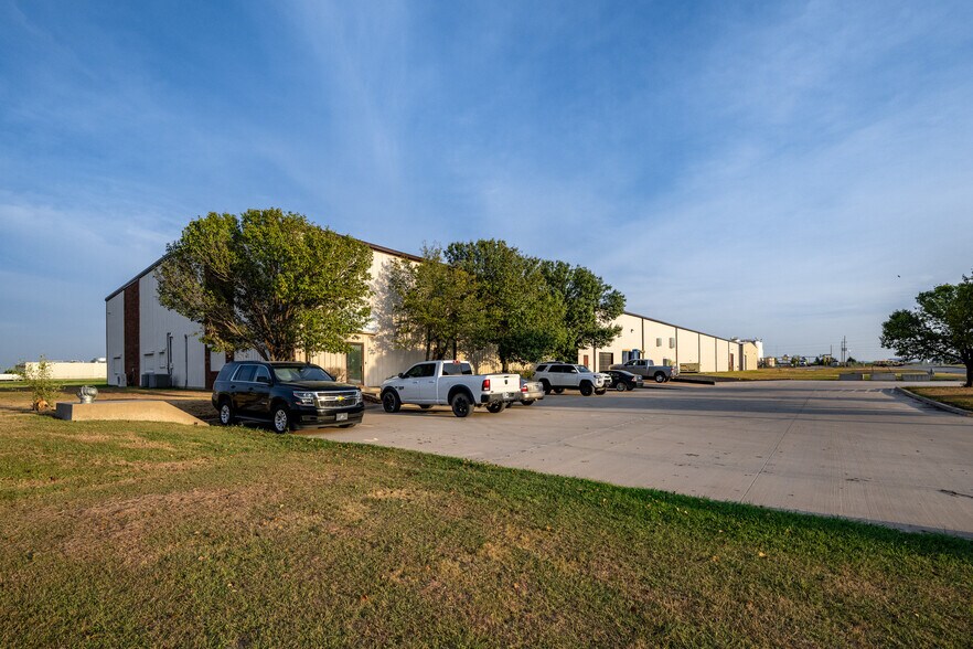 More Photos Of 601 SW Ard Ave, Lawton Warehouse For Sale
