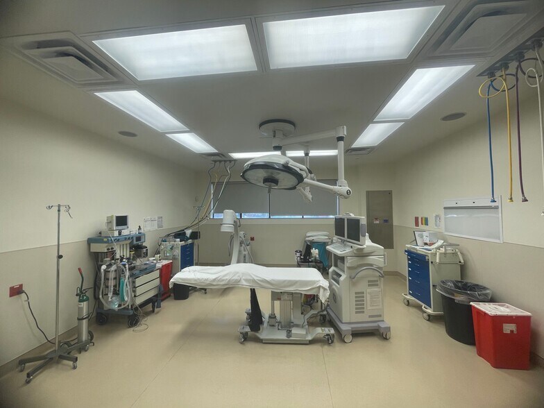 More Photos Of 7175 N Durango Dr, Las Vegas Medical For Lease