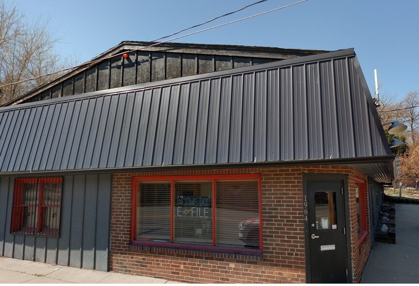 More Photos Of 1964 Indianola Ave, Des Moines Office For Sale