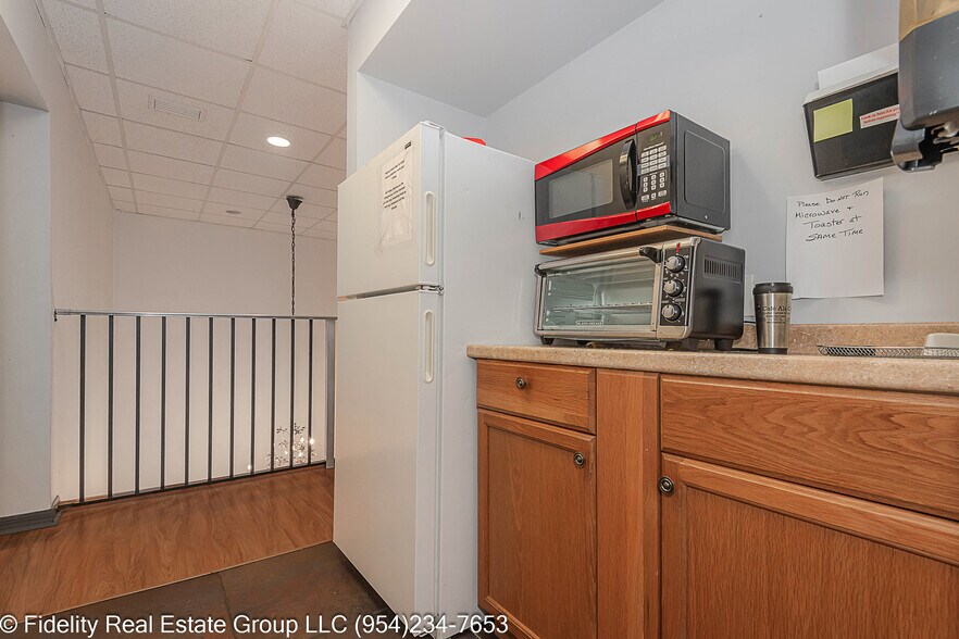 More Photos Of 3650 Coral Ridge Dr, Coral Springs Light Manufacturing For Lease