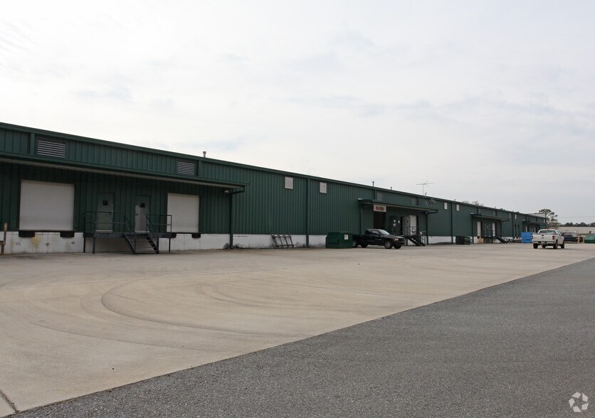 More Photos Of 202 Bourne Blvd, Savannah Warehouse For Lease