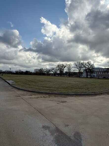 More Photos Of TBD Center Court Drive, Bridgeport Land For Sale