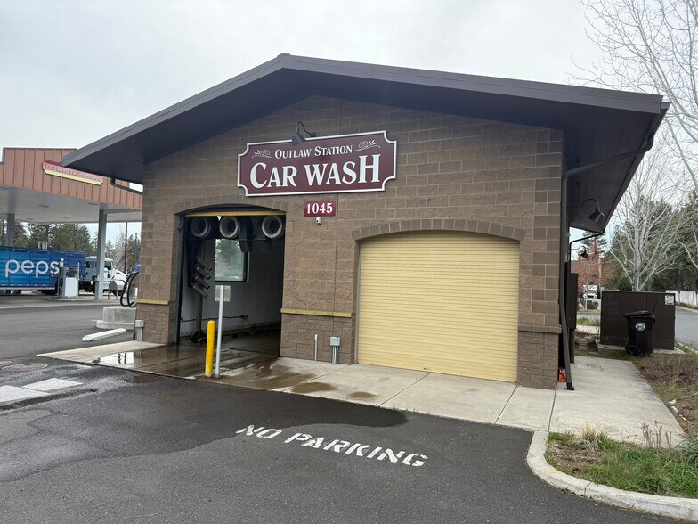 More Photos Of 1045 W Rail Way, Sisters Carwash For Sale