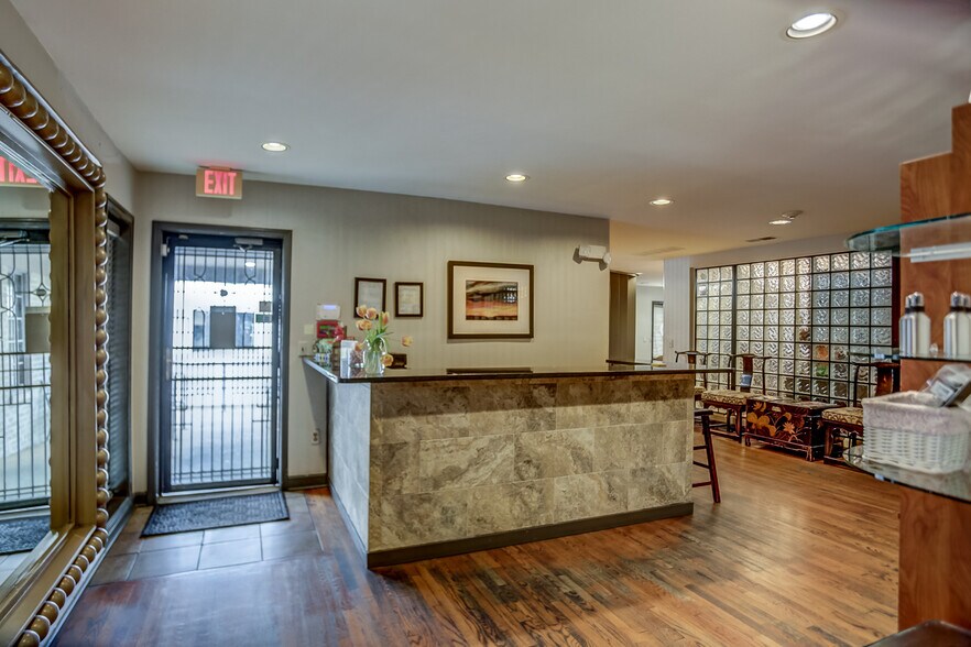 More Photos Of 1086 W Rex Rd, Memphis Freestanding For Sale