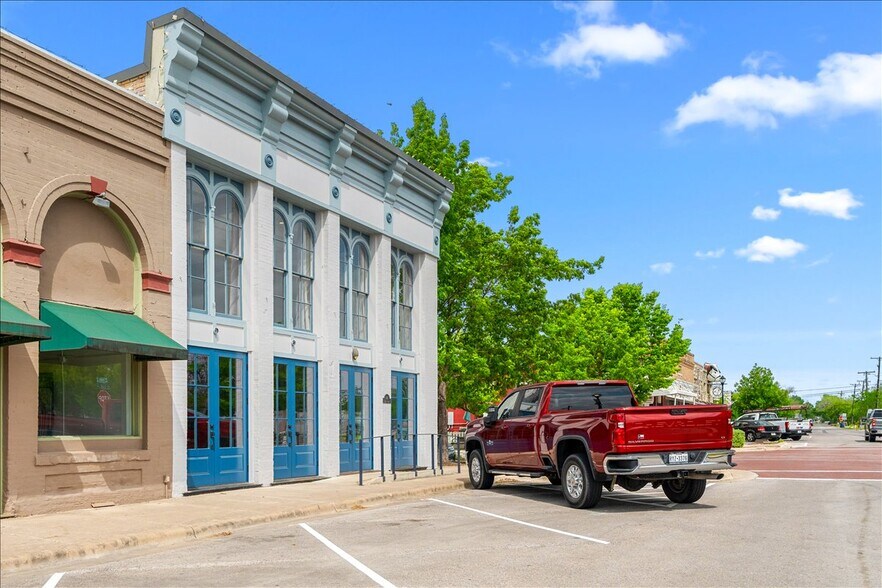 More Photos Of 117 East St, Hutto Loft Creative Space For Sale