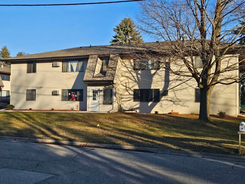 More Photos Of 1811 Michigan St, Sturgeon Bay Multifamily For Sale