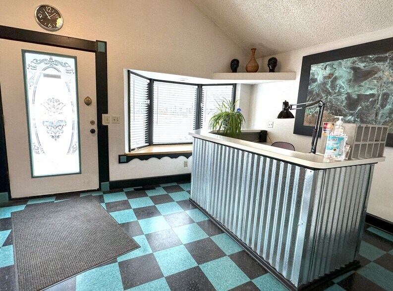 More Photos Of 1809 W Colorado Ave, Colorado Springs Freestanding For Sale