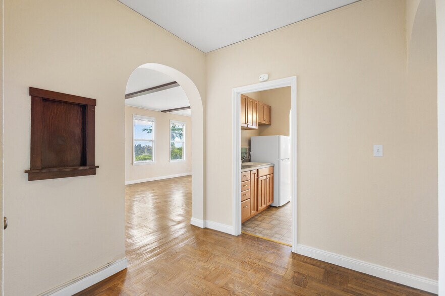 More Photos Of 1001 Warfield Ave, Oakland Apartments For Sale