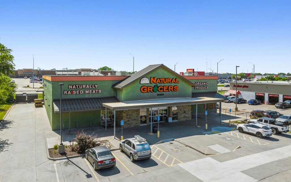 More Photos Of 212 N 48th St, Lincoln Supermarket For Sale