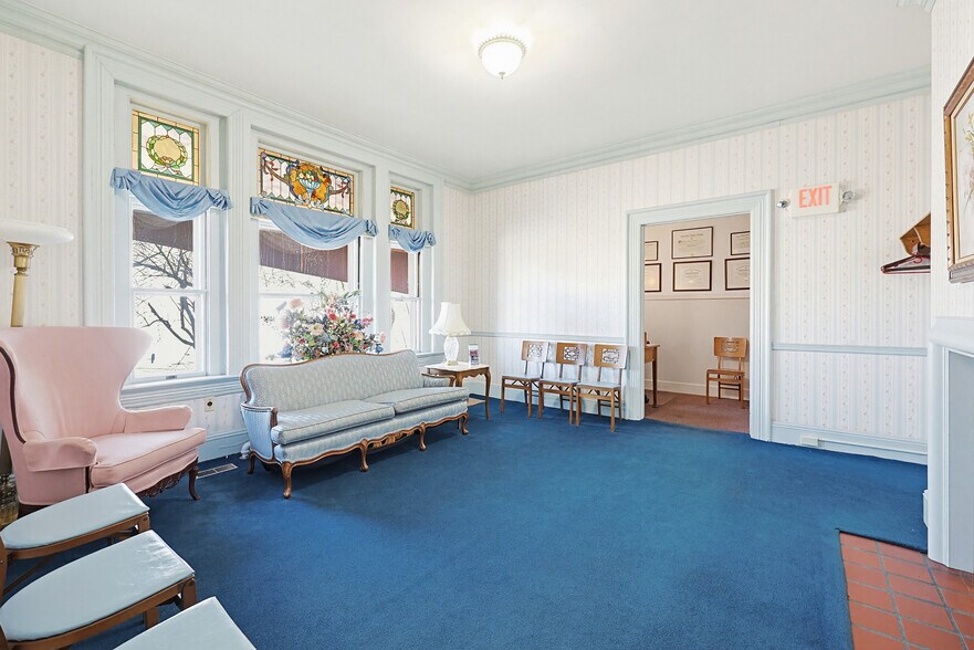 More Photos Of 1501 Lonsdale Ave, Lincoln General Retail For Sale