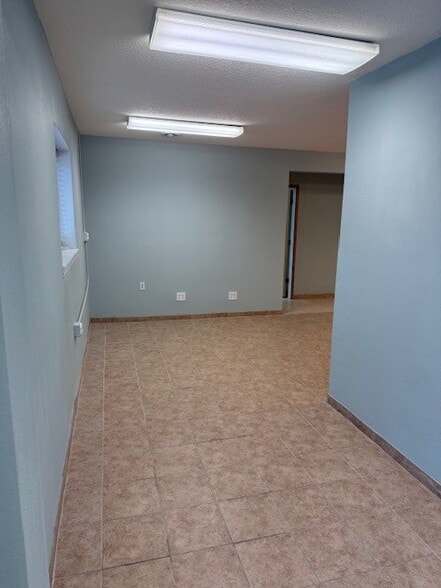 More Photos Of 201 W 4th St, Monticello Freestanding For Lease