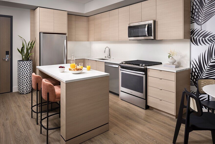 More Photos Of 702 Broadway, San Diego Apartments For Lease