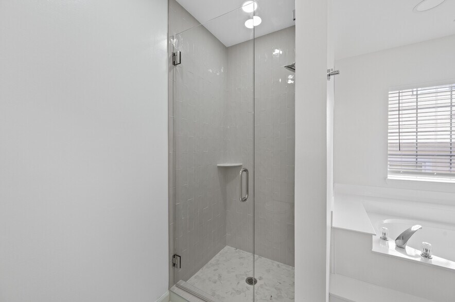 More Photos Of 567 Winton Ter NE, Atlanta Apartments For Sale