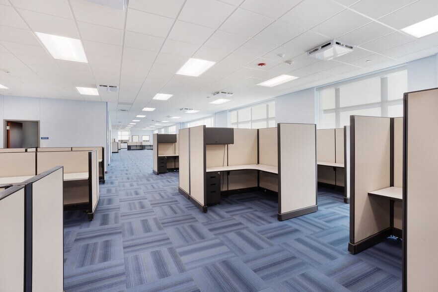 More Photos Of 4200 Mapleshade Ln, Plano Office For Sale