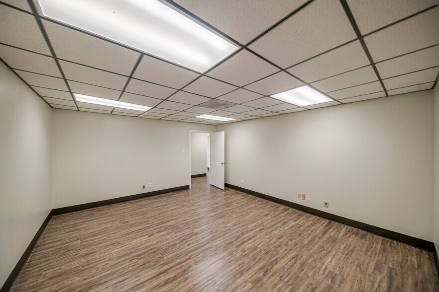 More Photos Of 1410 Rankin Hwy, Midland Office For Sale