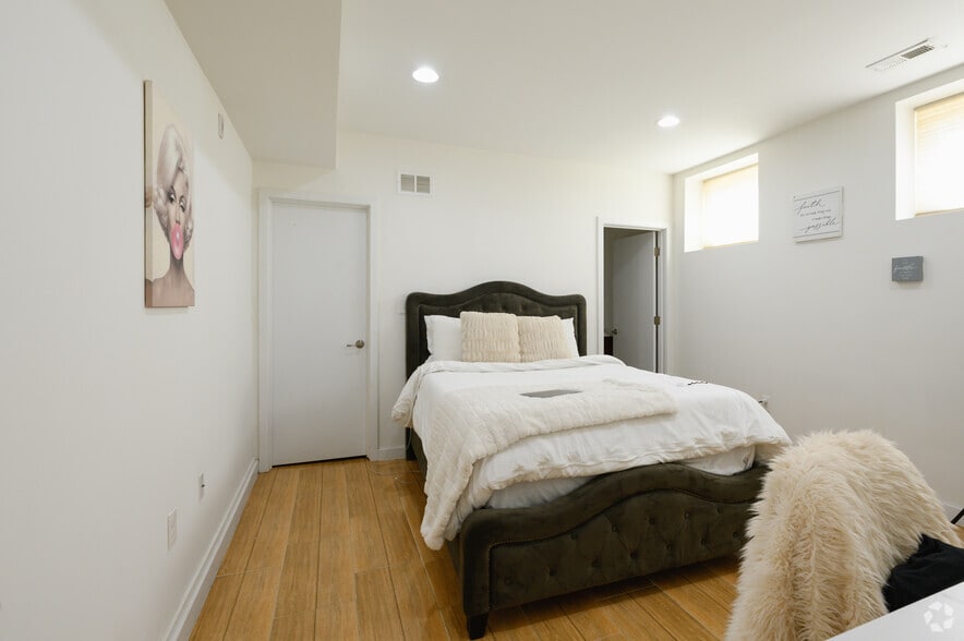 More Photos Of 521 N 34th St, Philadelphia Apartments For Sale