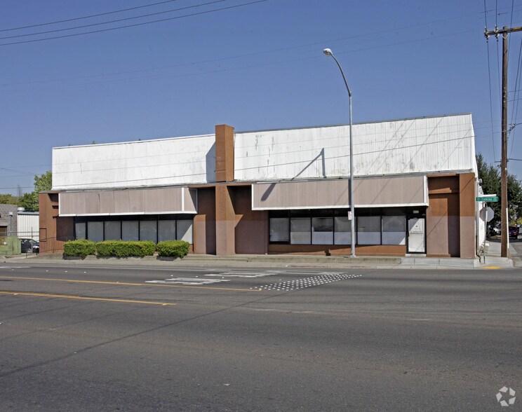 Primary Photo Of 1251 El Camino Ave, Sacramento Warehouse For Lease