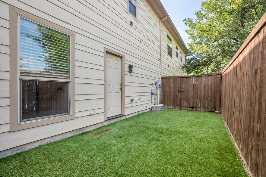 More Photos Of 6140 Oram St, Dallas Apartments For Sale