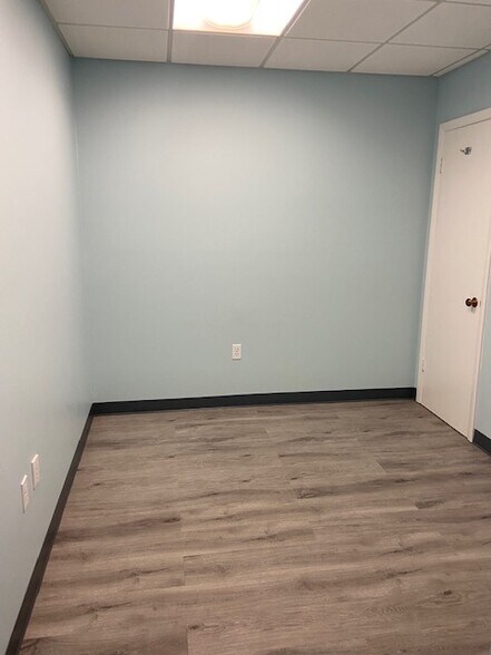 More Photos Of 2650 Bahia Vista St, Sarasota Medical For Sale