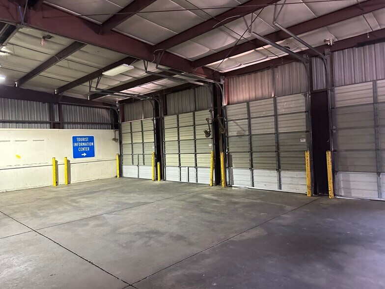 More Photos Of 866 Davis Dr Se, Conyers Truck Terminal For Lease