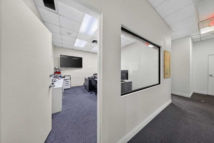 More Photos Of 8484 San Fernando Rd, Sun Valley Warehouse For Lease