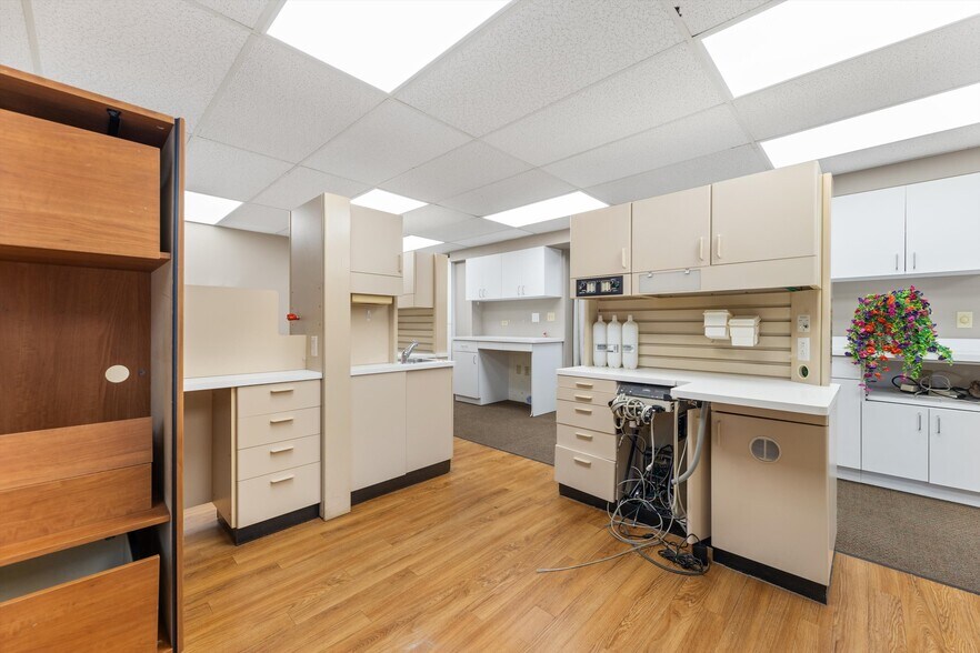 More Photos Of 11801 W Janesville Rd, Hales Corners Office For Sale
