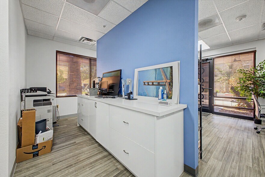 More Photos Of 2680 S Val Vista Dr, Gilbert Medical For Lease