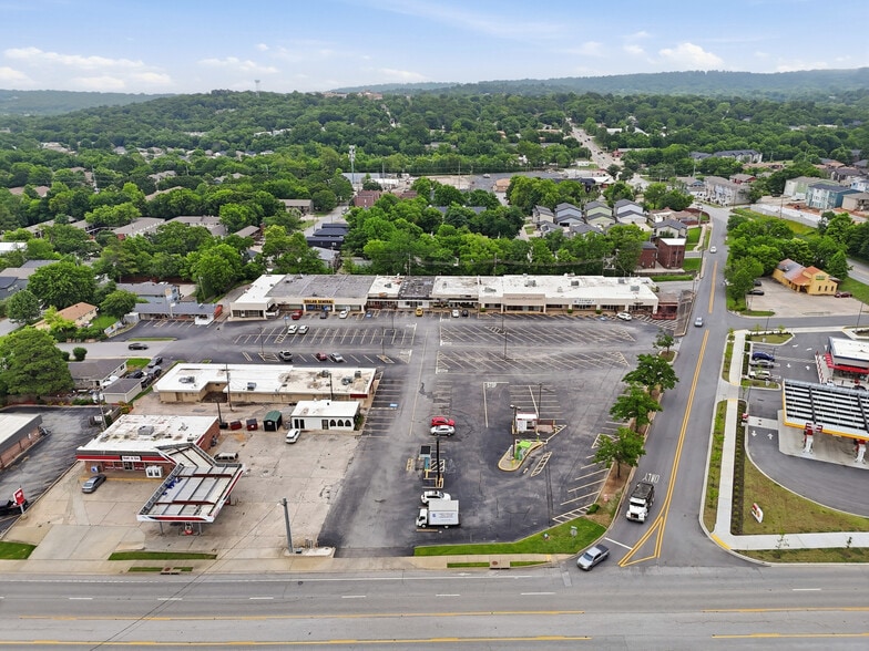 More Photos Of 1200-1220 N Garland Ave, Fayetteville Unknown For Lease