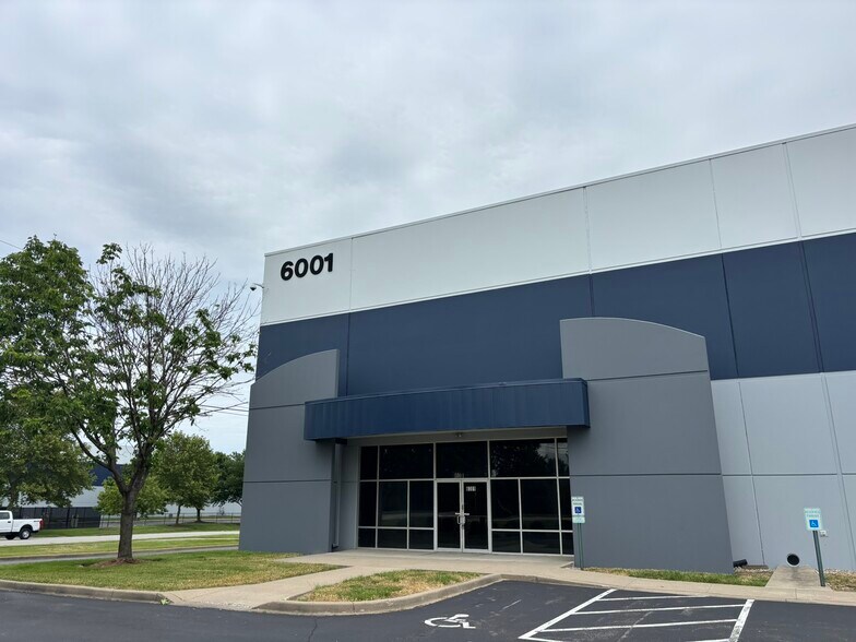 Primary Photo Of 6001 National Tpke, Louisville Distribution For Lease