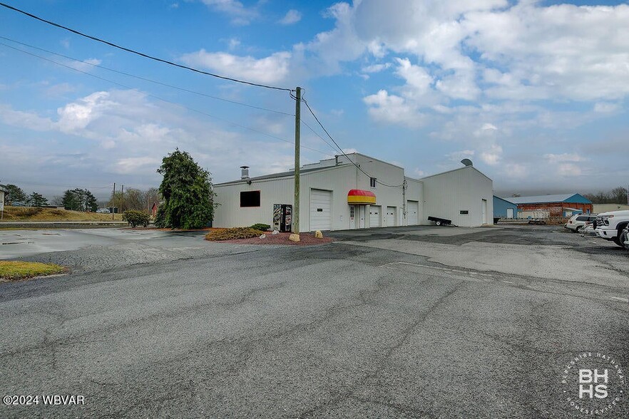 Primary Photo Of 102 S Henderson St, Lock Haven Light Manufacturing For Sale