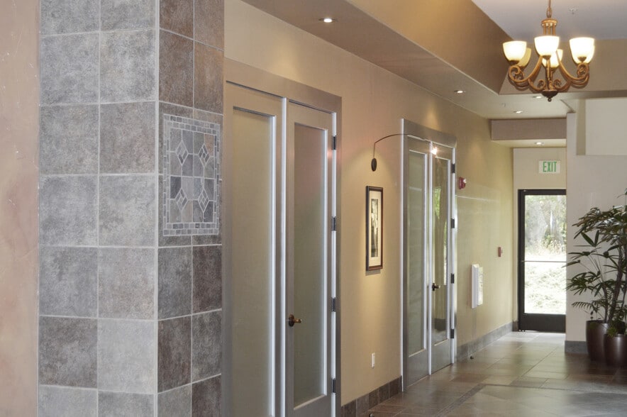 More Photos Of 160 Wikiup Dr, Santa Rosa Office For Lease