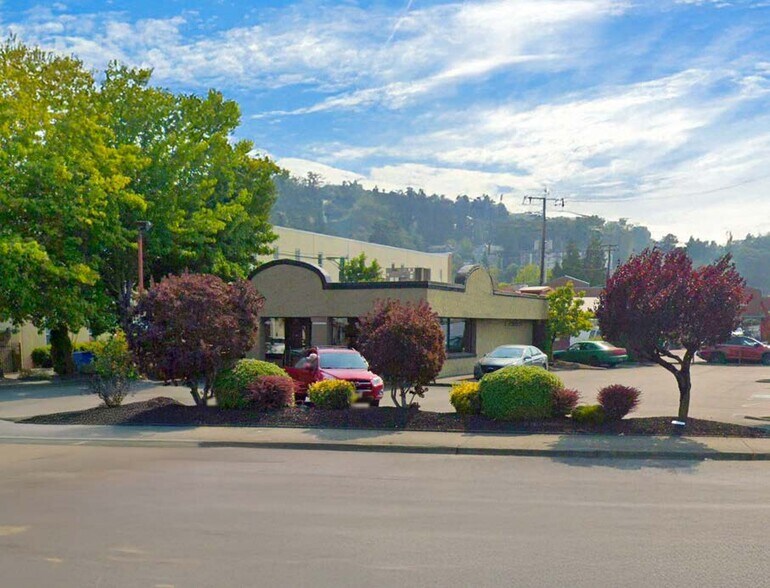 More Photos Of 302 E Smith St, Kent General Retail For Lease