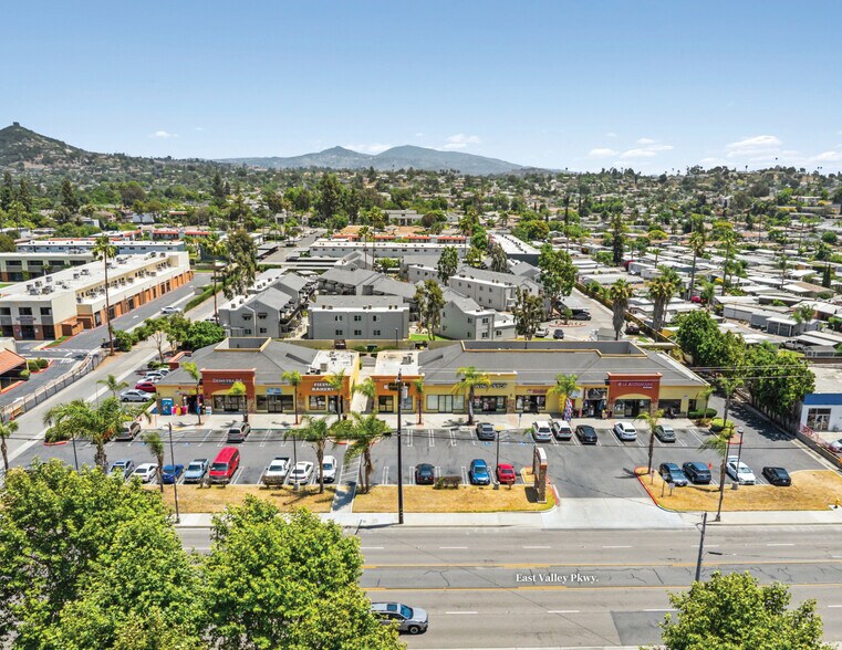 More Photos Of 1815 E Valley Pky, Escondido Storefront For Sale