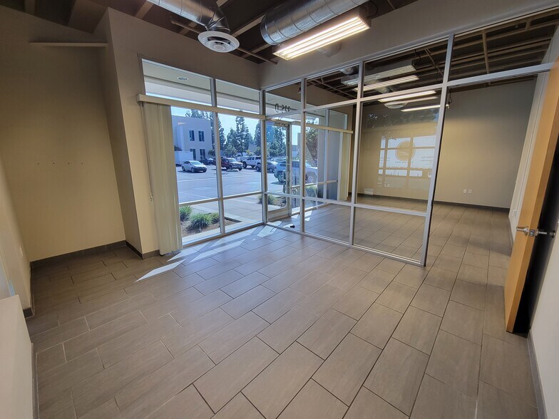 More Photos Of 325 N Puente St, Brea Light Manufacturing For Lease