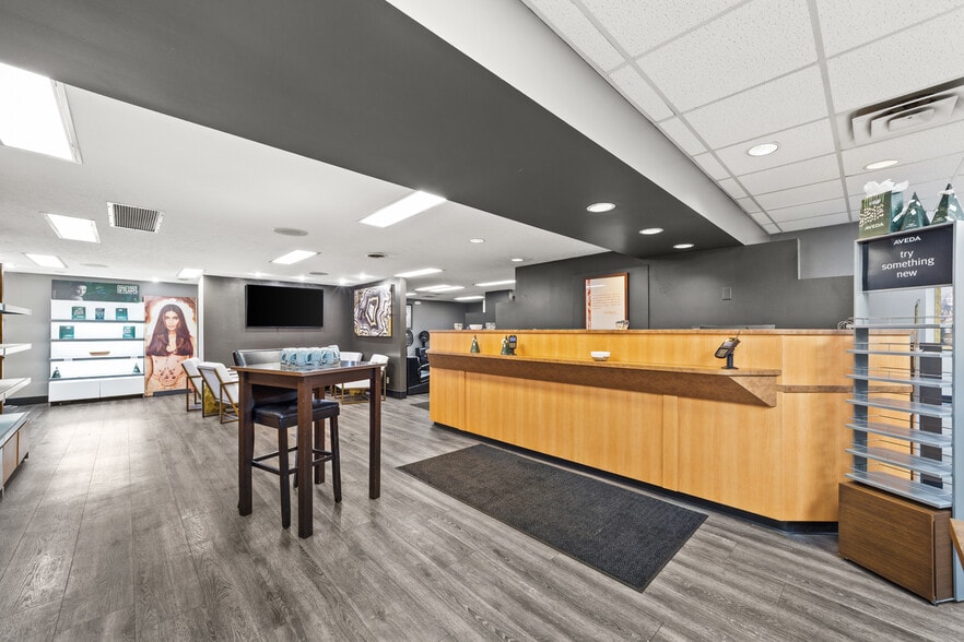 More Photos Of 6071 Old Middle Ridge Rd, Lorain Office For Sale