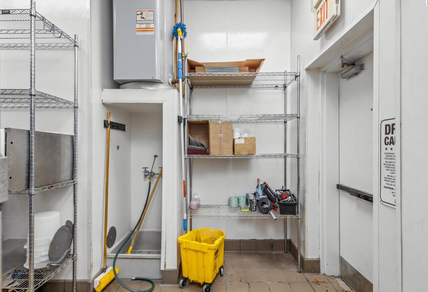 More Photos Of 11500 Midlothian Tpke, Richmond General Retail For Sale