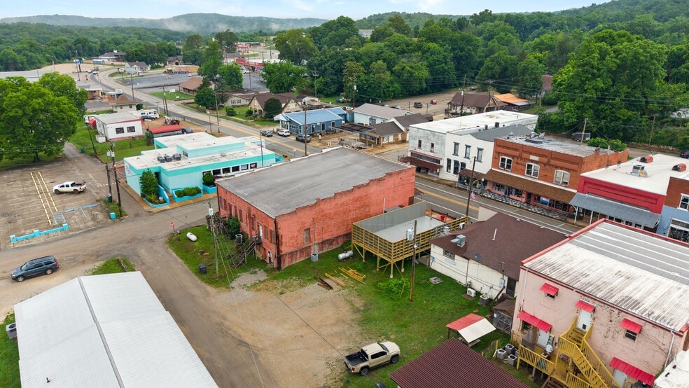 More Photos Of 107 E Main St, Hardy Restaurant For Sale