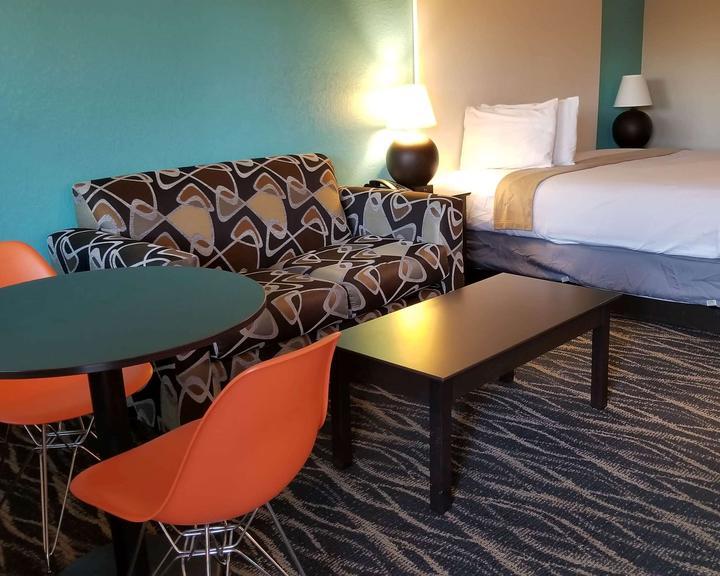 More Photos Of 8800 Airport Blvd, Houston Hospitality For Sale