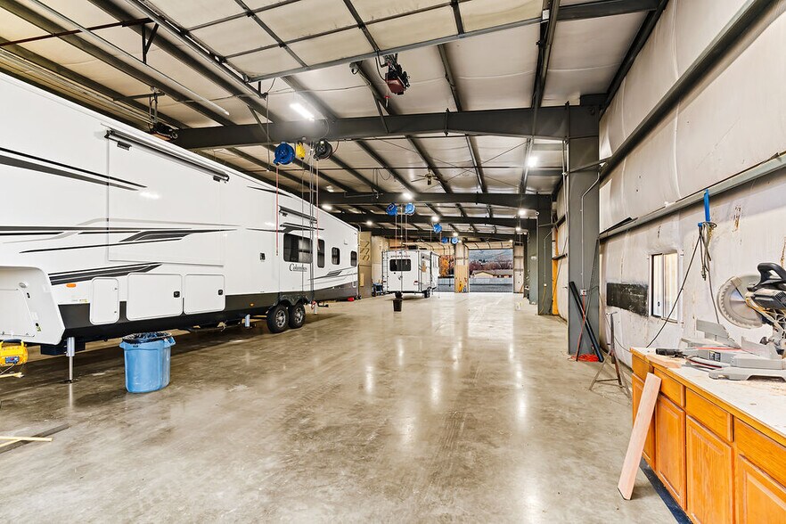 More Photos Of 1220 Industrial Way, Union Gap Warehouse For Lease