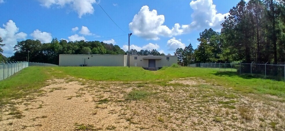 More Photos Of 824 Bass Burkett Rd, Bassfield Manufacturing For Sale
