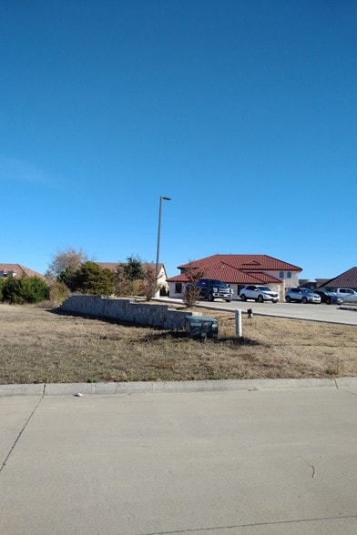 More Photos Of 50 Noble Ct, Heath Land For Sale