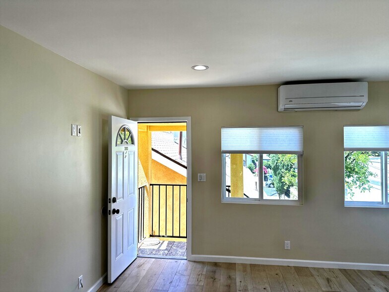 More Photos Of 3803 Seneca Ave, Los Angeles Apartments For Sale