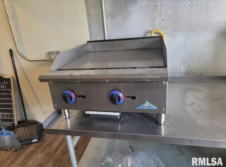 More Photos Of 214 W Main St, Elizabeth Restaurant For Sale