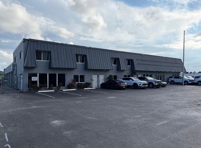 Primary Photo Of 742-750 W McNab Rd, Fort Lauderdale Showroom For Sale