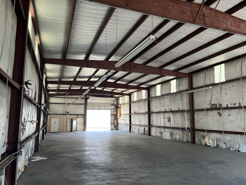 More Photos Of 1408 Illinois Ave, South Houston Warehouse For Lease