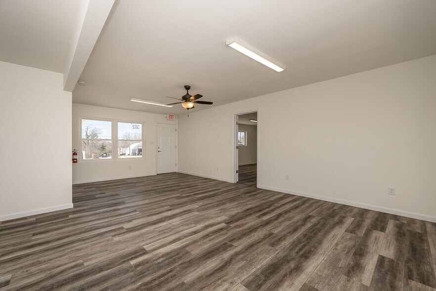 More Photos Of 302 S Lincoln Dr, Troy Office For Lease